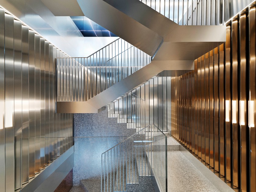 REPOSSI Den Pariser Flagship-Store des Juweliers hat Marcelis unter anderem mit bernsteinfarbenem Glas verkleidet.