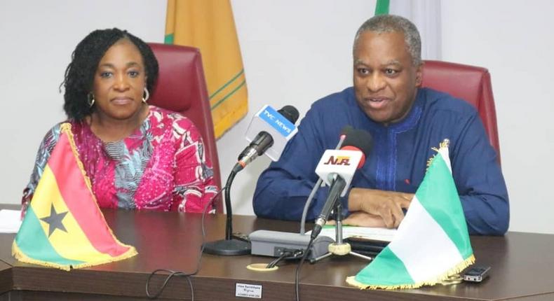 Nigeria's Foreign Affairs Minister, Geoffrey Onyeama (Left), Ghana's Foreign Affairs Minister, Shirley Botchwey (Right). [Twitter/@GeoffreyOnyeama]