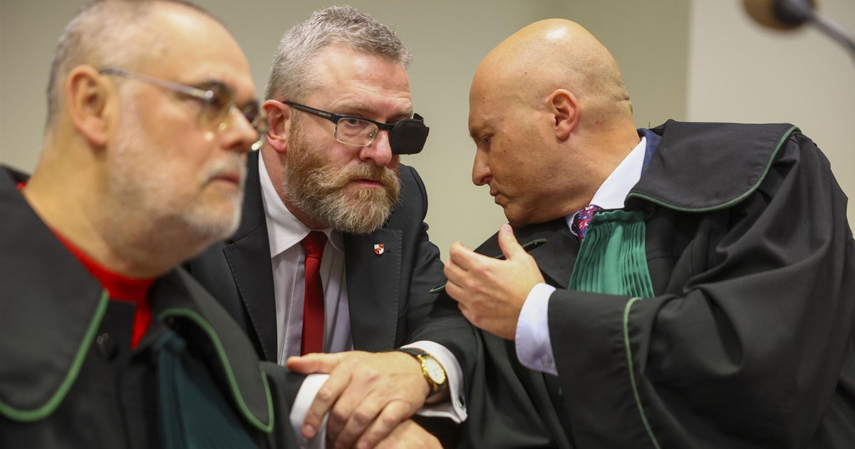 Grzegorz Braun stanął przed sądem. Padły mocne słowa o "ustawce"