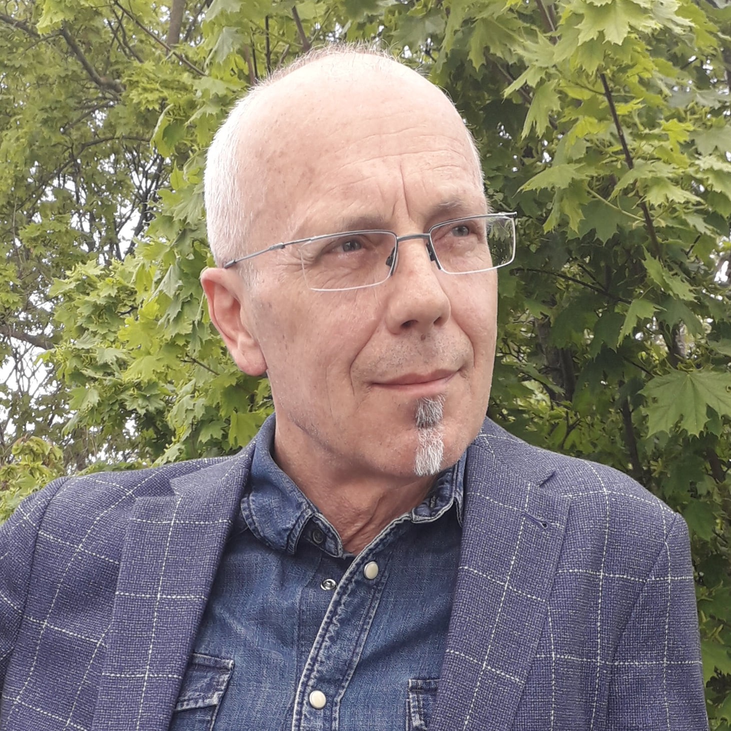 Redaktor televízie JOJ Anton Adamčík.