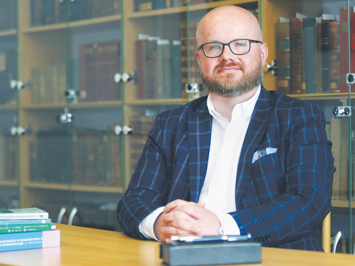 dr Michał Ziemiak, radca prawny, adiunkt w Katedrze Prawa Ubezpieczeniowego i Medycznego Wydziału Prawa i Administracji Uniwersytetu Mikołaja Kopernika w Toruniu