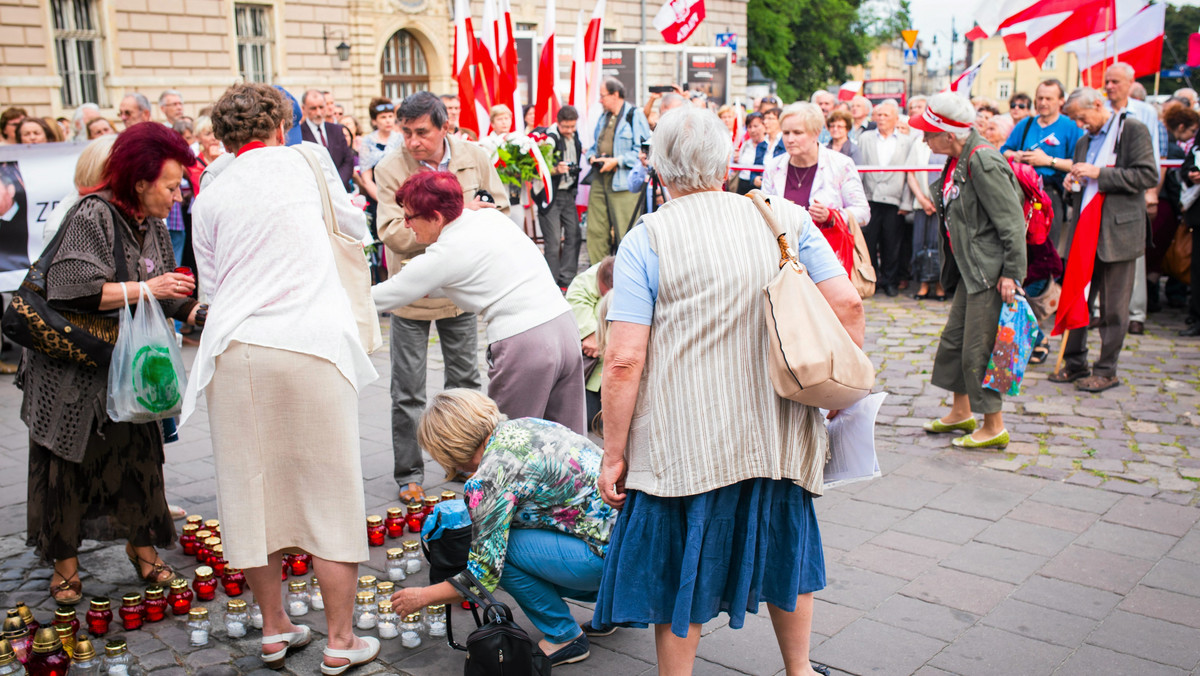 W Rzeszowie ma stanąć pomnik upamiętniający ofiary katastrofy smoleńskiej. Zarząd województwa podkarpackiego chce go postawić tuż obok siedziby urzędu marszałkowskiego - informuje "Gazeta Polska Codziennie".