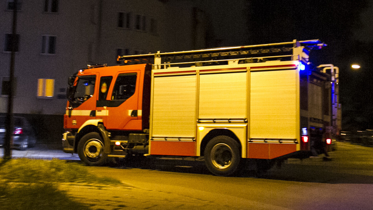 Pogodą na Warmii i Mazurach rządzą burze i silne wiatry. Ostatnia doba była dla miejscowych strażaków najbardziej pracowita – interweniowali blisko sto razy. Na najbliższe godziny zapowiadane są kolejne niebezpieczne zjawiska atmosferyczne.