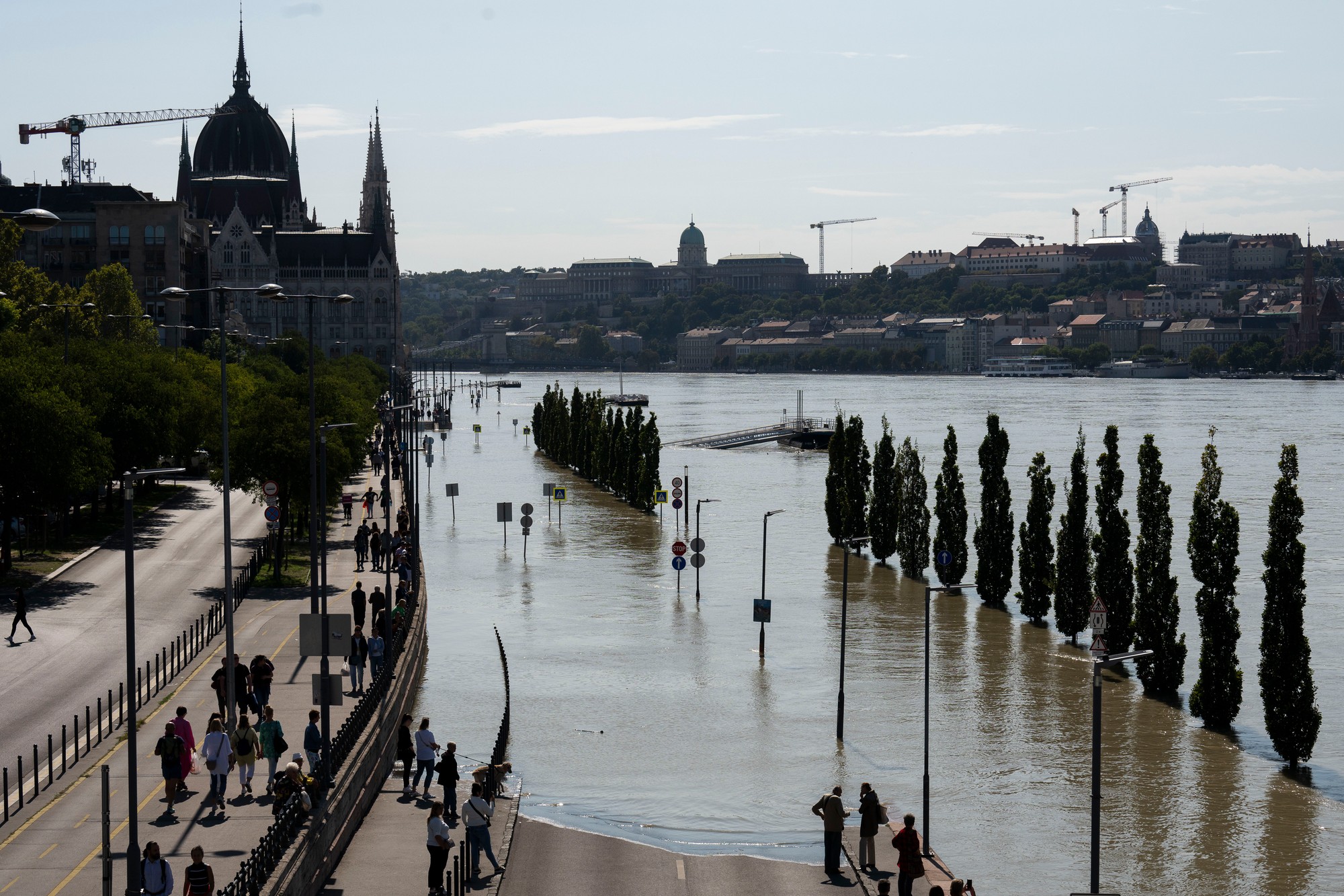 Na snímke zaplavené nábrežie Dunaja v centre Budapešti v piatok 20. septembra 2024.