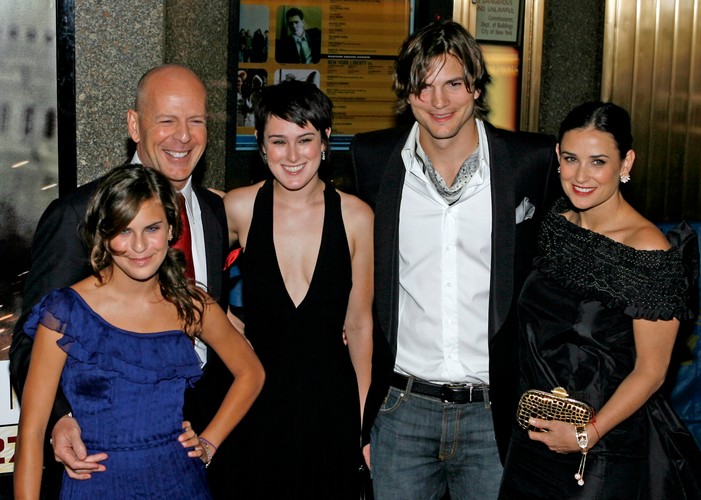 Demi Moore i Bruce Willis z córkami oraz Ashton Kutcher