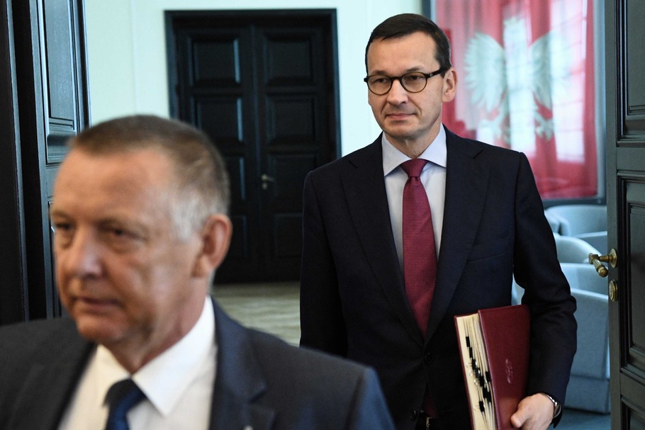 Premier Mateusz Morawiecki, minister finansów Marian Banaś