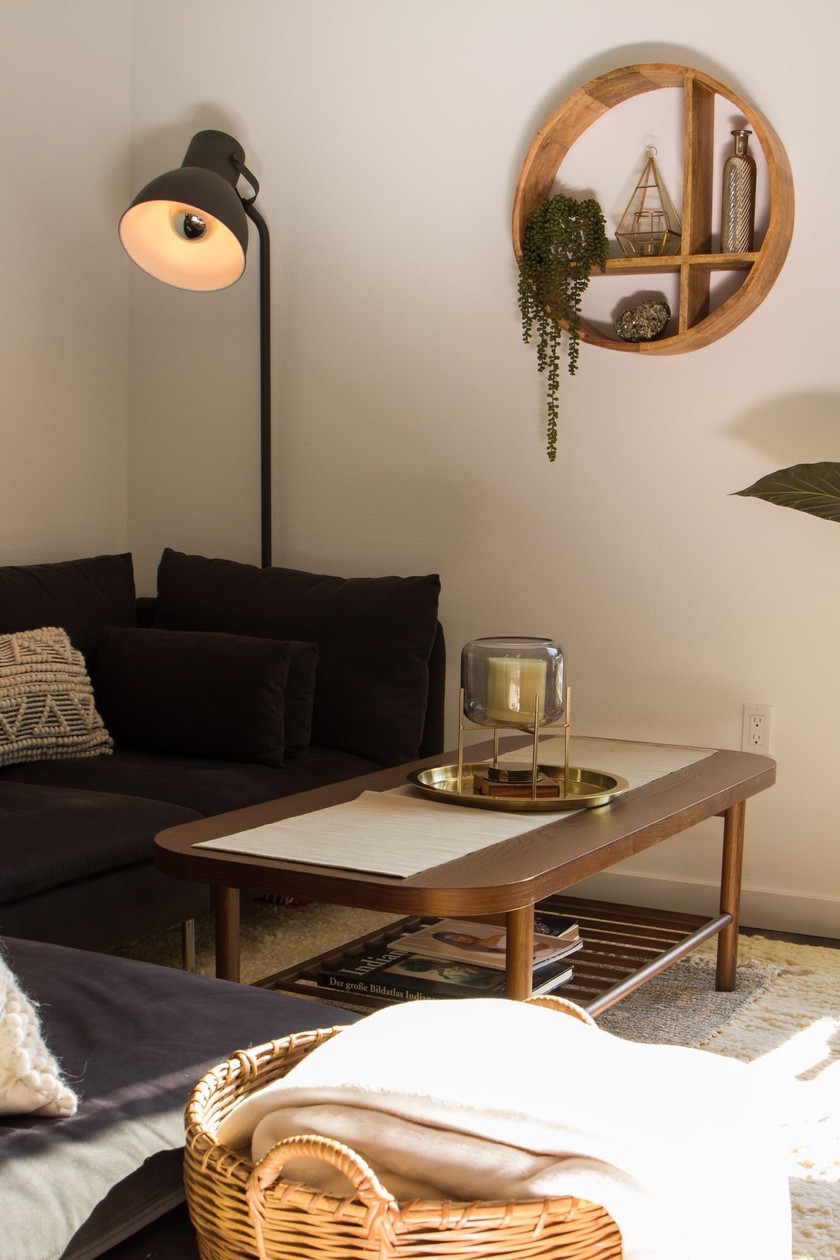 Vorher lebten die beiden in einem grossen Haus, das ihnen zu riesig wurde. Heute wollen sie weniger besitzen und freier sein. 