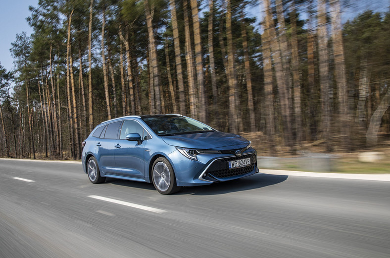 Oszczędzaj z fantazją - test Toyoty Corolla Touring Sports 2.0 Hybrid