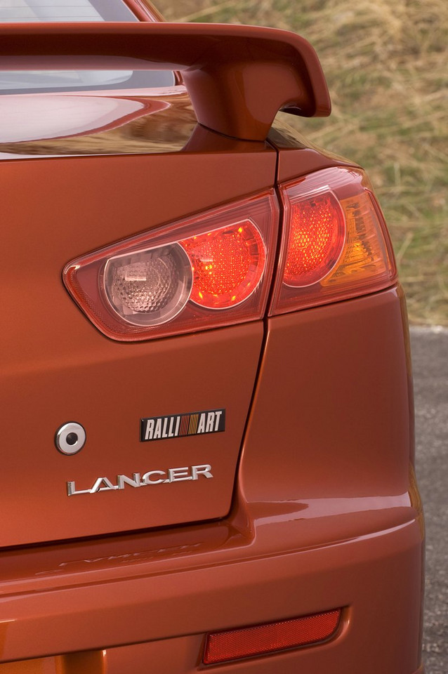 Mitsubishi Lancer Ralliart – pół EVO