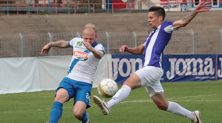 Magyar focivalóság: MTK–Újpest meccs 
a Vasas-stadionban – szinte üres
lelátók előtt /Fotó:Gy. Balázs Béla