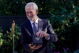 Robert B. Wilson: Monopole podlegają różnym jurysdykcjom, ale w rzeczywistości nie podlegają żadnej [WYWIAD]