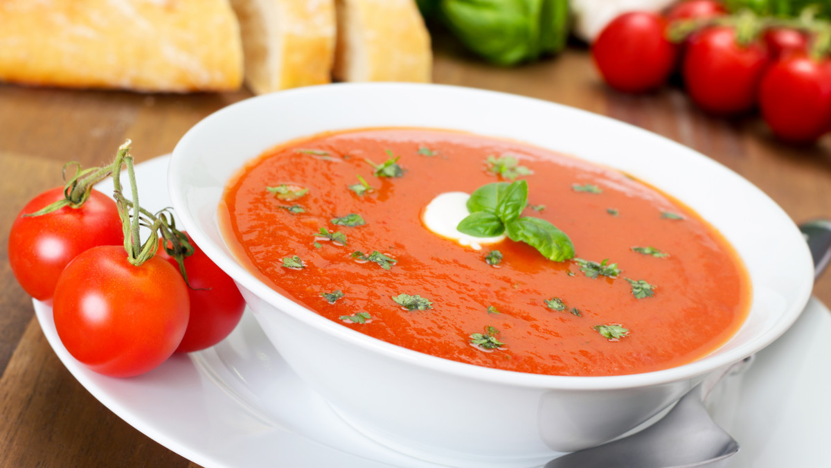Przepis na zupę pomidorową, która smakuje jak u mamy