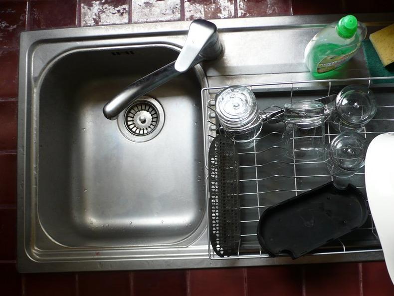 Your sink. Мойка для посуды ИЗИ диш easy dish. Масло в раковину. Ржавчина на раковине. Мойки 81.