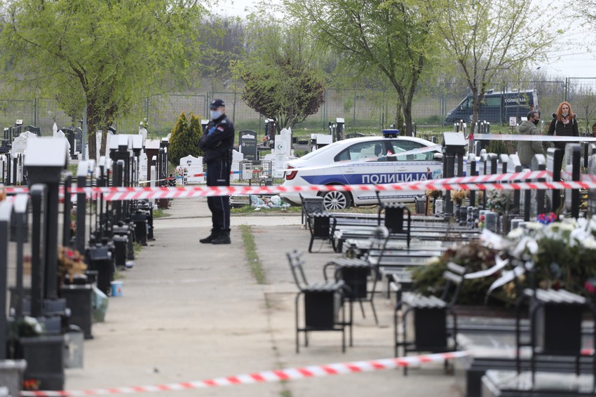 pucnjava na groblju lesce foto RAS (2)