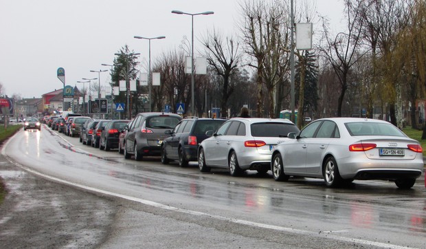 gradiska guzve granicni prelaz