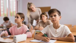 Zmiany w szkołach od września. ZNP ostrzega przed problemami