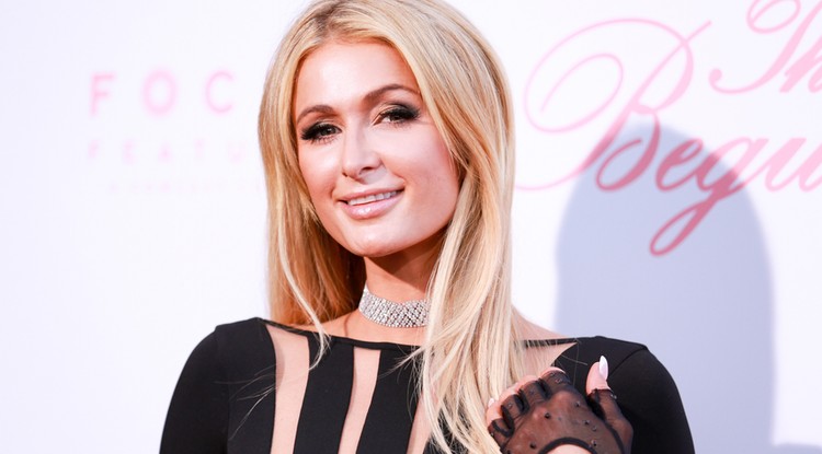 Paris Hilton hősiesen megvédte rajongóját