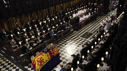 II. Erzsébet királynő temetése:  véget ért a történelmi ceremónia utolsó nyilvános része
