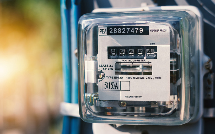W połowie 2019 r. 3,4 mln - ponad jedna czwarta - gospodarstw domowych, będących klientami czterech największych sprzedawców prądu, nie korzystało z zatwierdzonych dla tych przedsiębiorstw taryf - wynika z danych Urzędu Regulacji Energetyki.