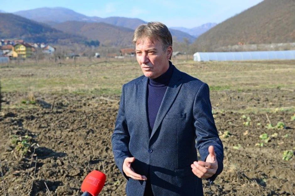 Senad Mahmutović, državni sekretar u ministarstvu poljoprivrede na gazdinstvu Kapura JPG