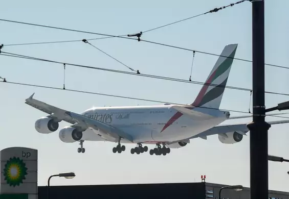 Wow! Lądowanie największego samolotu pasażerskiego z jeszcze lepszej perspektywy