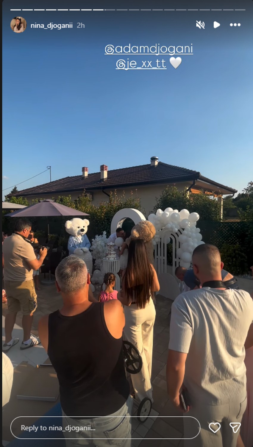 Adam Đogani proslavio prvi rođendan sinu i okupio porodicu