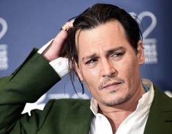 Johnny Depp tradycyjnie "nieświeży" w Wenecji. Wciąż ma w sobie to coś? [ZDJĘCIA]