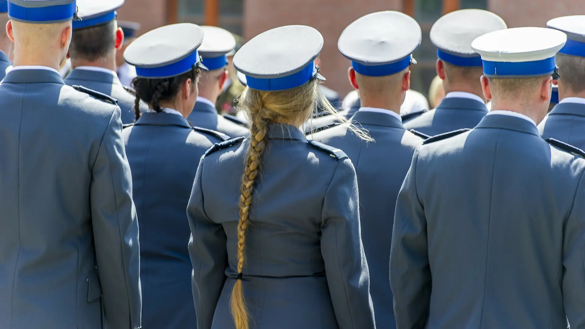 W Dniu Kobiet naczelnik klepnął pracownicę policji w pośladki. Został odwołany