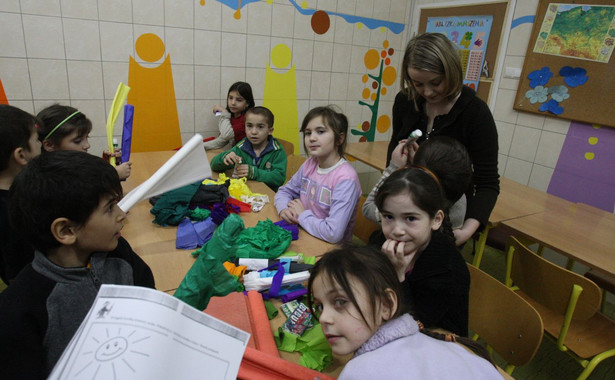 Getta edukacyjne dla uchodźców, dzieci nie będą się uczyć z polskimi rówieśnikami. "Już na starcie ich wykluczamy"