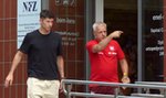 Robert Lewandowski załamany. Widzieliśmy go przed kliniką [ZDJĘCIA]