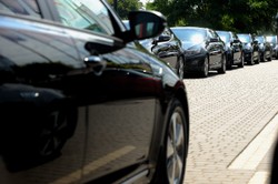 Nowe limuzyny dla ratusza Gronkiewicz-Waltz. Wjadą wszędzie. Mamy ZDJĘCIA