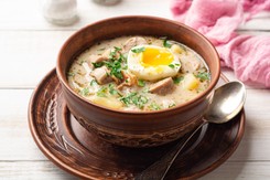 Tak robi żurek na Wielkanoc Magda Gessler. Zawsze dodaje ten składnik