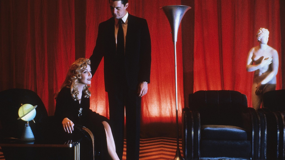 Reżyseria: David Lynch. Obsada: Sheryl Lee, Kyle MacLachlan, Ray Wise, Mädchen Amick, Kiefer Sutherland, Jürgen Prochnow, Dana Ashbrook, Phoebe Augustine, David Bowie, Chris Isaak. Francja/USA 1992.