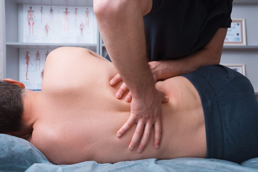 Konli ima titulu doktora osteopatske medicine