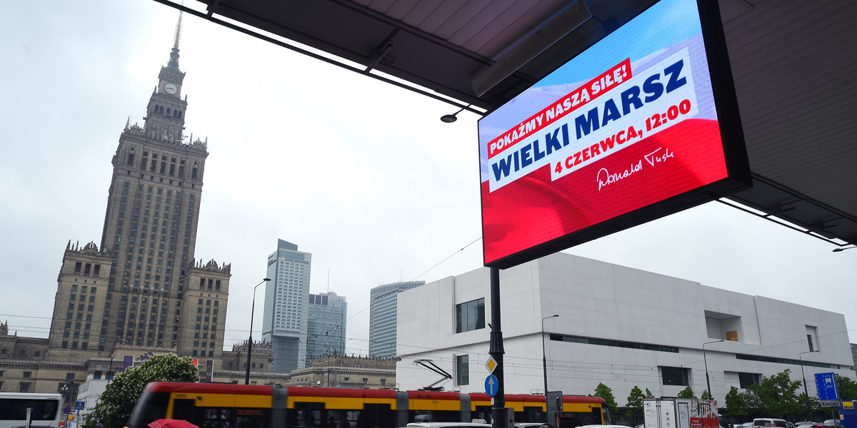 Reklama Marszu 4 Czerwca w Warszawie.