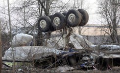 Osiem lat śledztwa ws. katastrofy smoleńskiej. Zagraniczni eksperci i zmiana śledczych