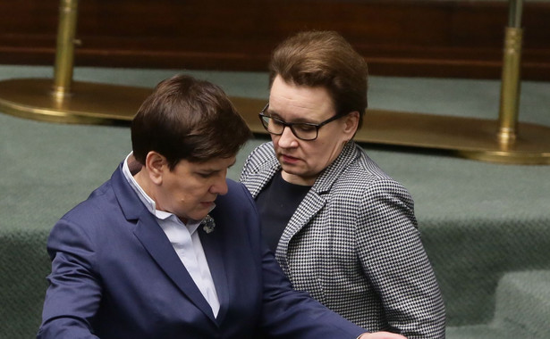 Premier Beata Szydło i minister edukacji narodowej Anna Zalewska podczas obrad Sejmu