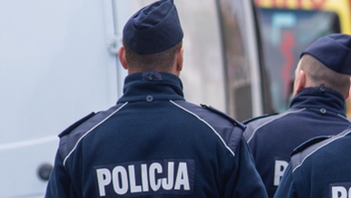 Śląsk: Pożar w Czańcu. Policjanci wyprowadzili dwie osoby z płomieni