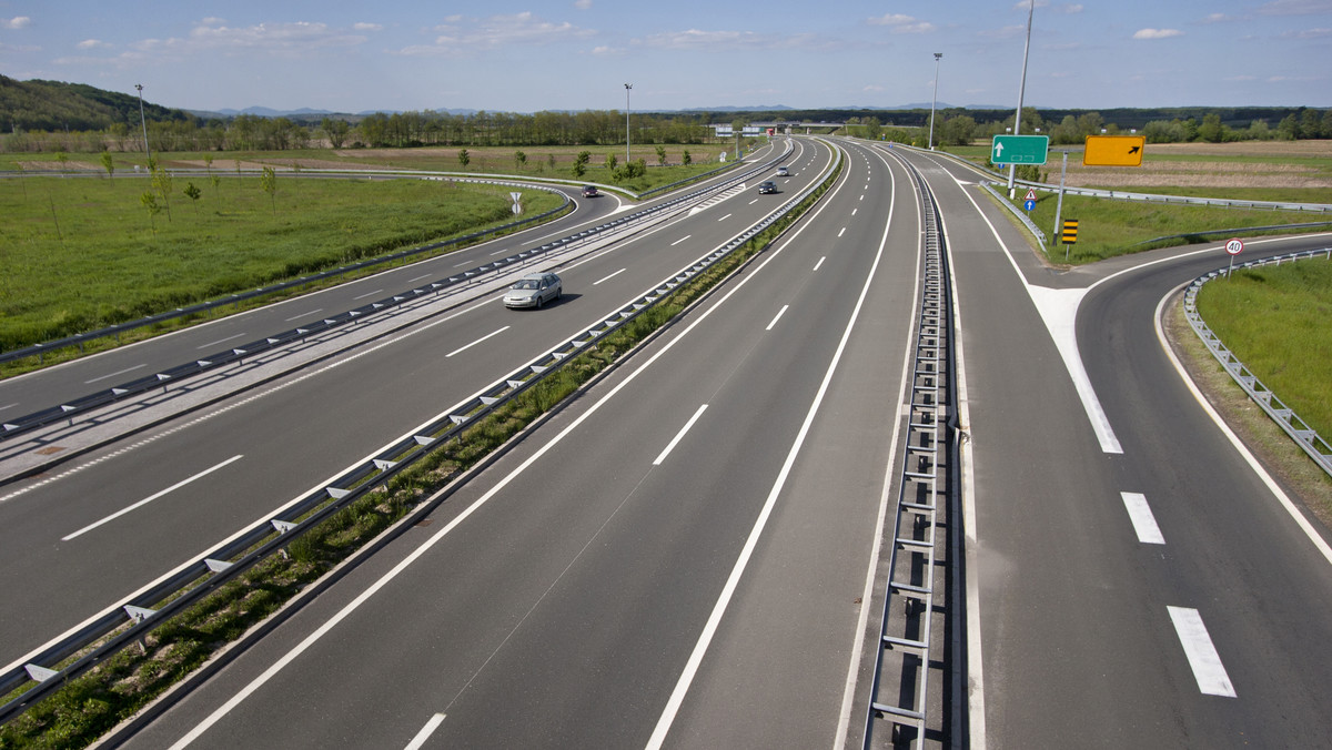 Dopiero późną wiosną 2015 roku pojedziemy odcinkiem autostrady A1 między Strykowem i Tuszynem. Wcześniej zakładano że droga będzie gotowa już w połowie przyszłego roku.