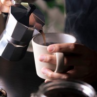 Nem jön a baba? Ezért nem mindegy, mennyi kávét, alkoholt iszik a párja