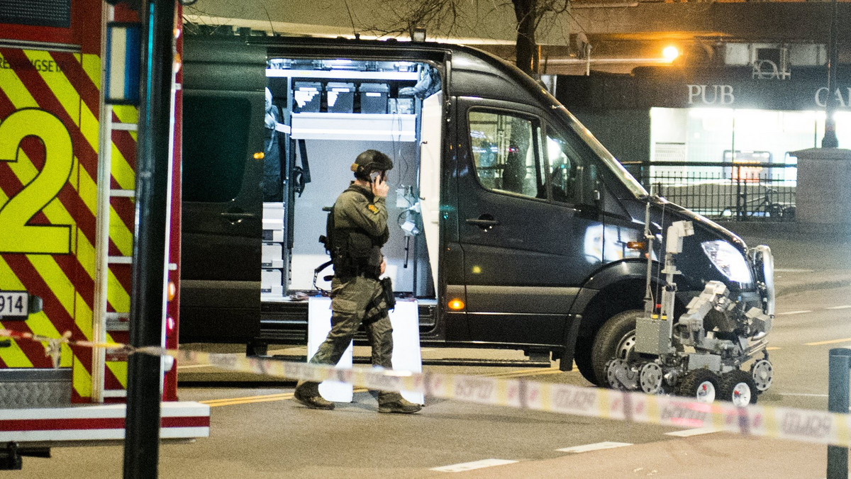 W centrum stolicy Norwegii, Oslo znaleziono wieczorem urządzenie przypominające bombę; aresztowano jedną osobę podejrzaną - poinformowała na Twitterze norweska policja.