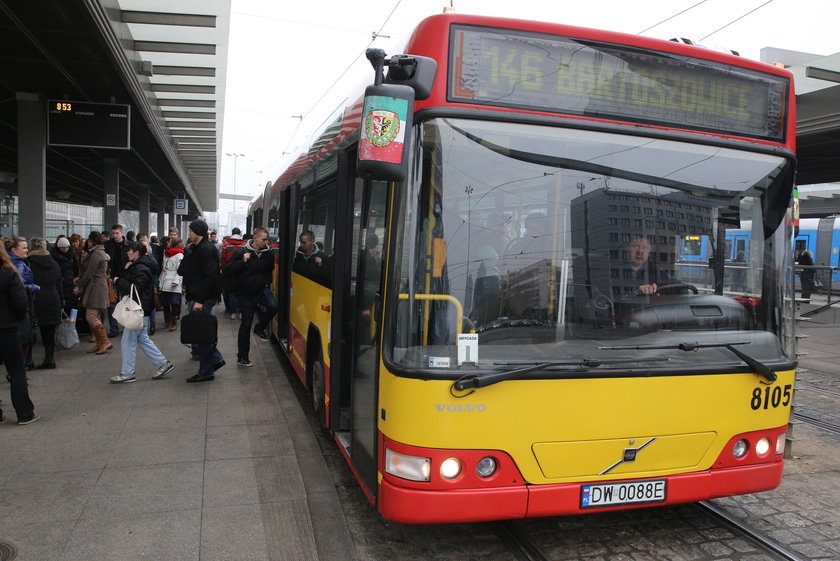 Makabra w miejskich autobusach