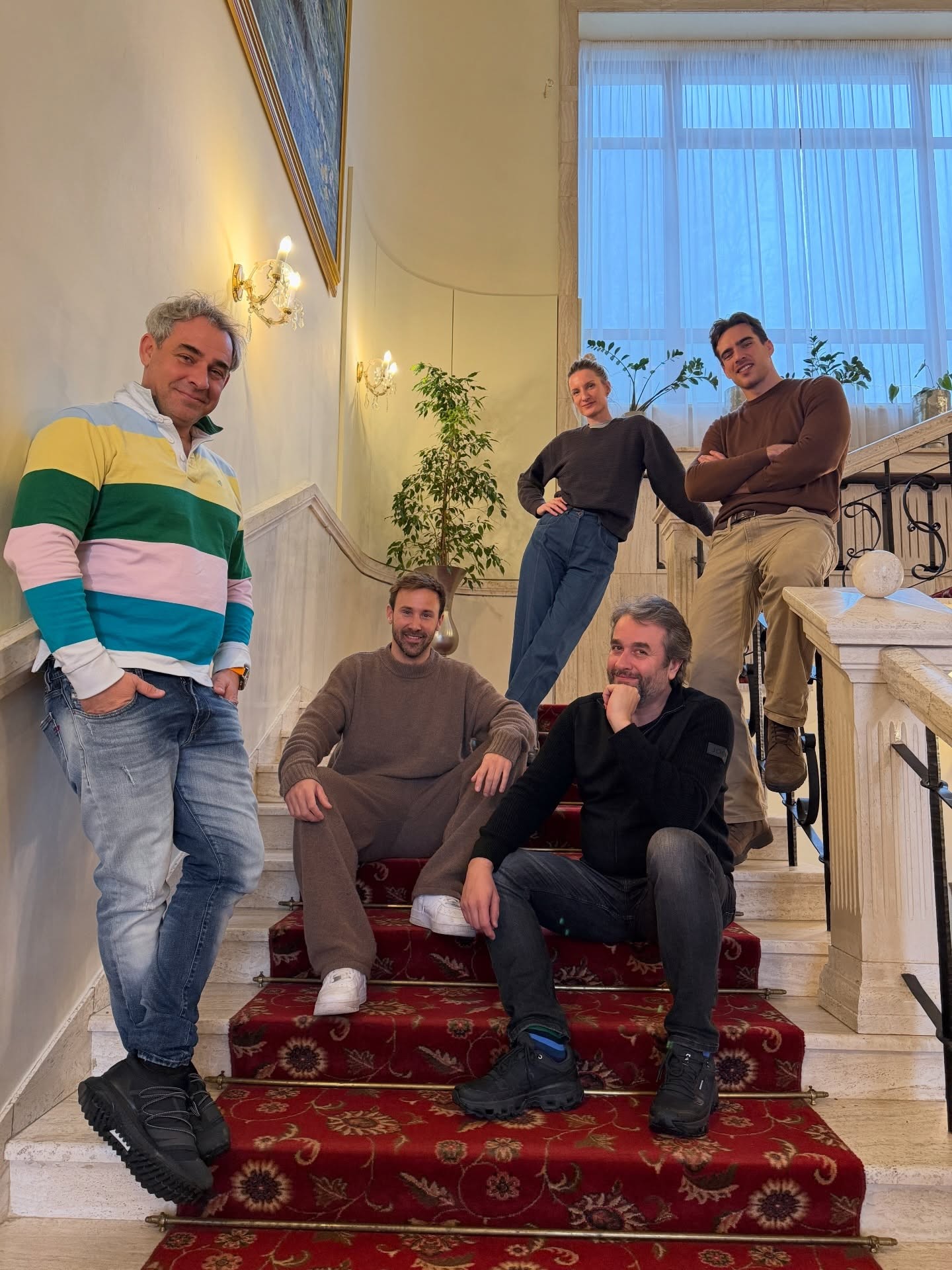 Adela Vinczeová s Vladimírom Kobielskym, Filipom Tůmom, Marekom Fašiangom a Adamom Bardym.