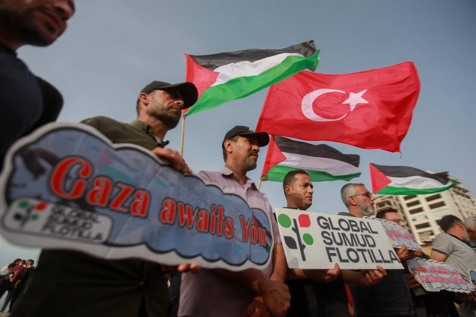 Palestinci u Gazi okupili su se kako bi pružili podršku aktivistima na brodu
