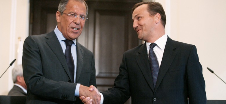 Ambasada rosyjska dostanie ponad 30 tys. zł. Sikorski ogłosił to na Twitterze