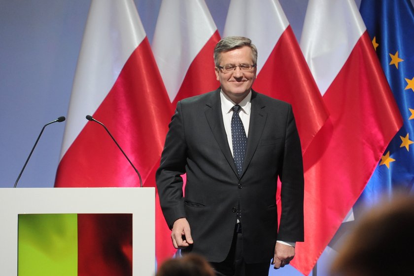 Komorowski traci poparcie. Jarubas z 2 proc. Kto zyskuje?