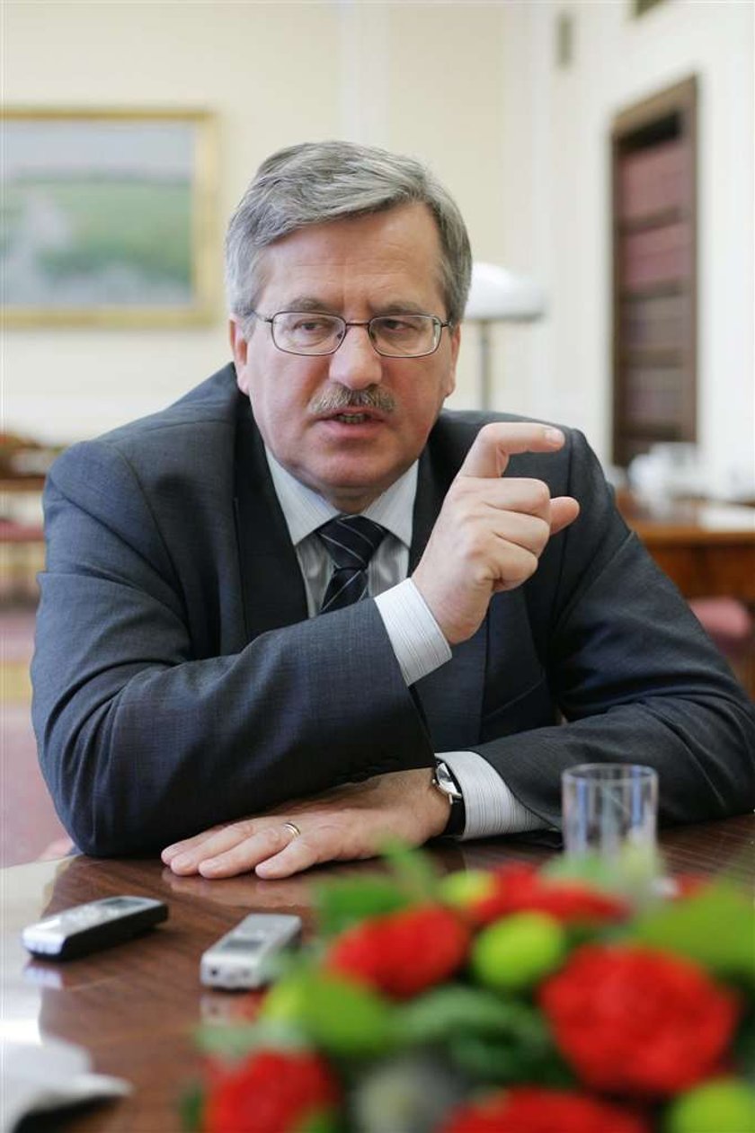 Komorowski: Krzyż spod Pałacu będzie przeniesiony