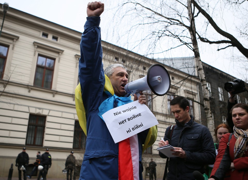 Protest przed konsulatem rosyjskim w Krakowie