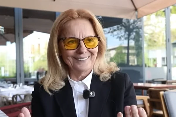 "KAO DA SE GOJIM OD VAZDUHA" Dr Jagoda Jorga ruši zablude o DEBLJANJU U MENOPAUZI i otkriva kako da SMRŠATE: "Kafa vam nije neprijatelj, ali ovo IZBEGAVAJTE U ŠIROKOM LUKU"