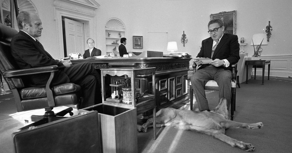 Chwackie biurko to najważniejszy mebel w USA. Andrzej Duda miał z nim niefortunne zdjęcie